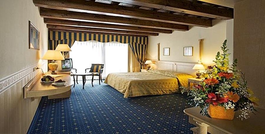 Hotel Orologio Ferrara Bagian luar foto