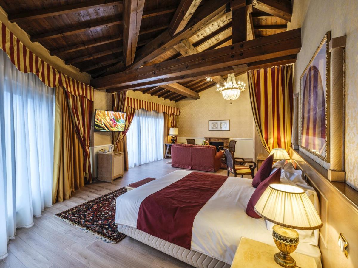 Hotel Orologio Ferrara Bagian luar foto