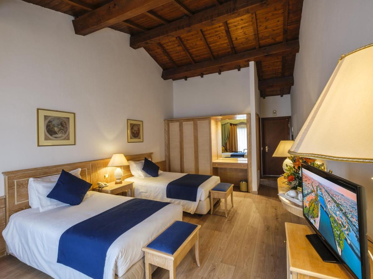 Hotel Orologio Ferrara Bagian luar foto