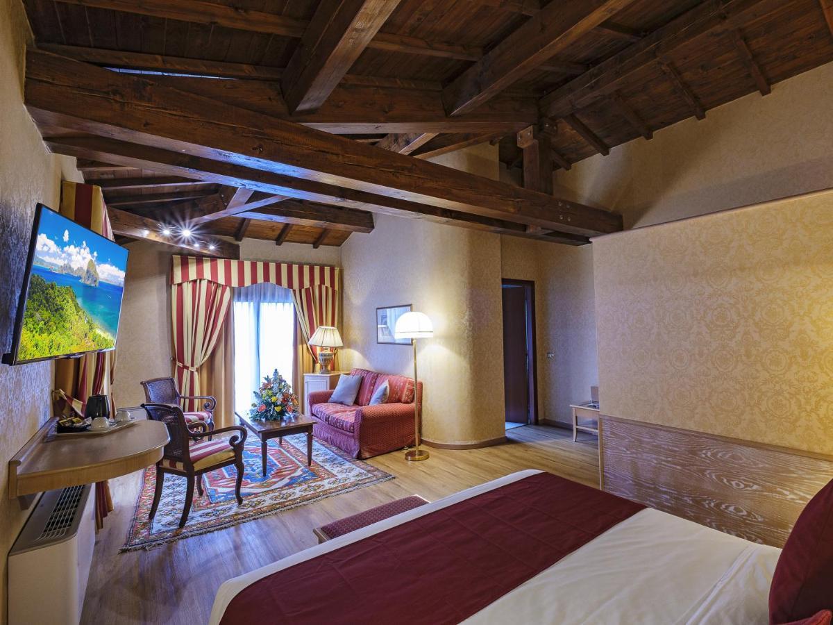 Hotel Orologio Ferrara Bagian luar foto