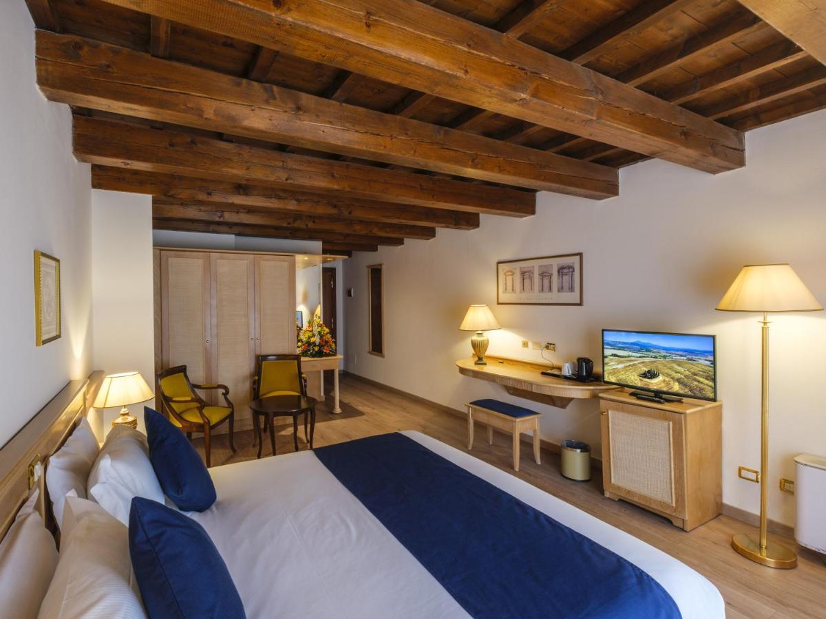 Hotel Orologio Ferrara Bagian luar foto