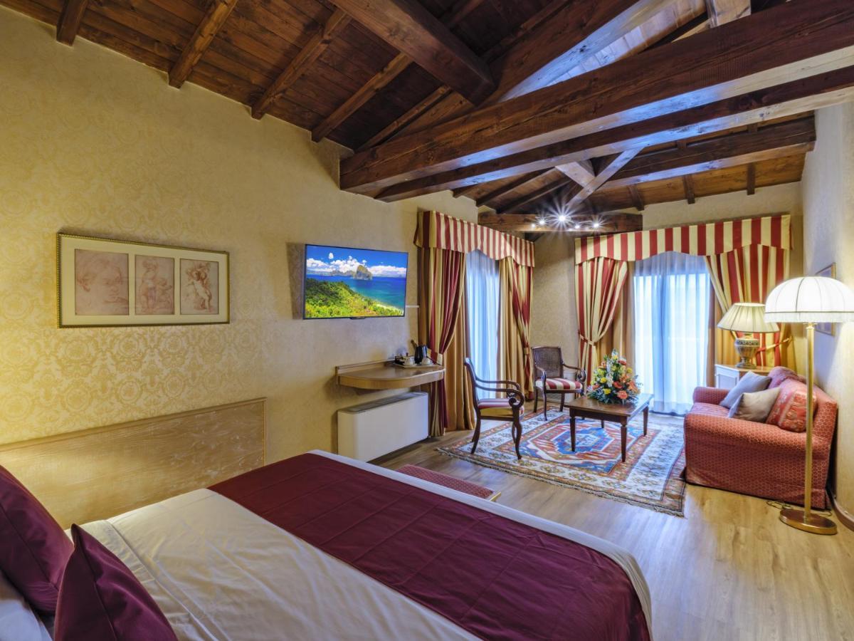 Hotel Orologio Ferrara Bagian luar foto